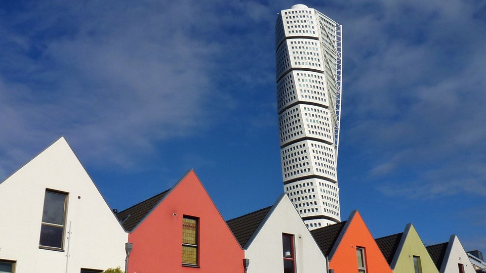 Hustak och Turning Torso i bakgrunden, Malmö 